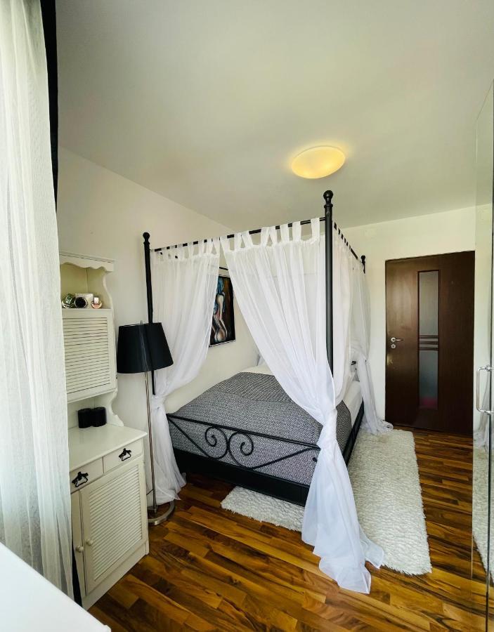 Little Cute Homey Apartman Satu Mare Bagian luar foto